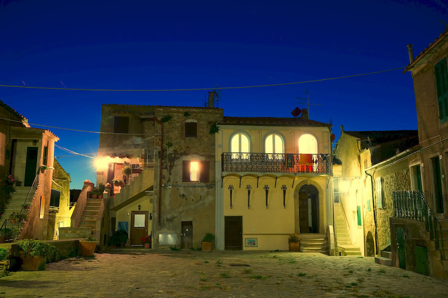 Freedom and Comfort: Choose an Apartment for Rent for Your Holidays.